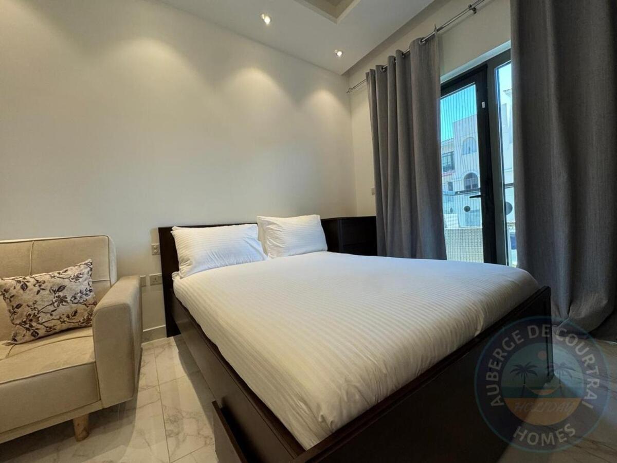 Sleek & Stylish Fully Furnished Joya *